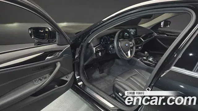 BMW 5 Series 2018 — Şəkil 5/20
