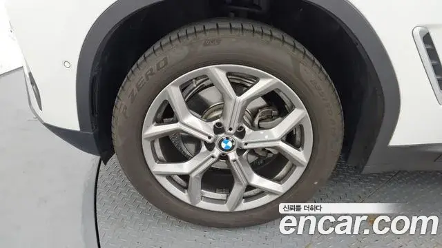 BMW X4 2021 — Şəkil 32/34