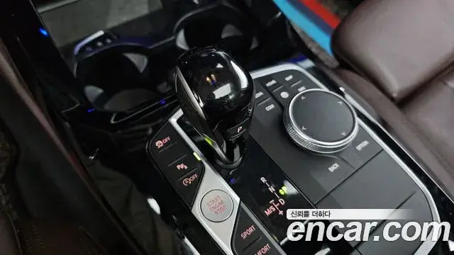 BMW X4 2021 — Şəkil 8/34