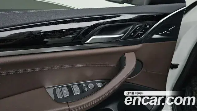 BMW X4 2021 — Şəkil 14/34