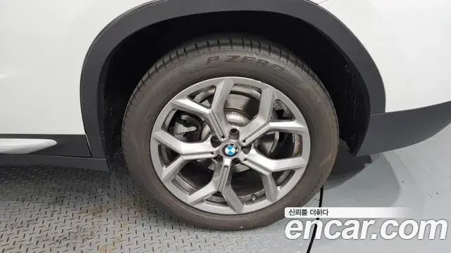 BMW X4 2021 — Şəkil 26/34