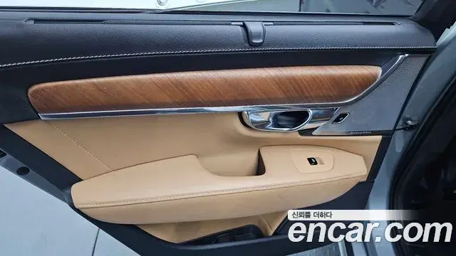 Volvo S90 2019 — Şəkil 29/32