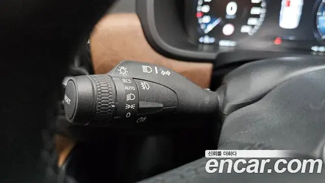 Volvo S90 2019 — Şəkil 10/32