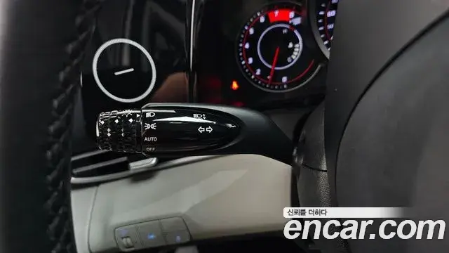 Hyundai The New Avante Hybrid 2021 — Photo 21/34