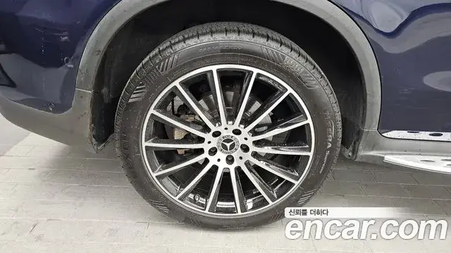 Mercedes-Benz GLC-Class 2019 — Şəkil 14/33