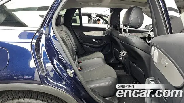 Mercedes-Benz GLC-Class 2019 — Şəkil 9/33