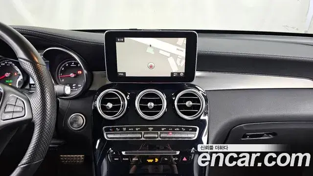 Mercedes-Benz GLC-Class 2019 — Şəkil 12/33