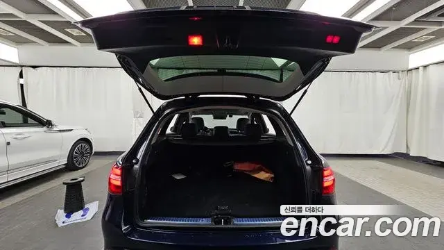Mercedes-Benz GLC-Class 2019 — Şəkil 27/33