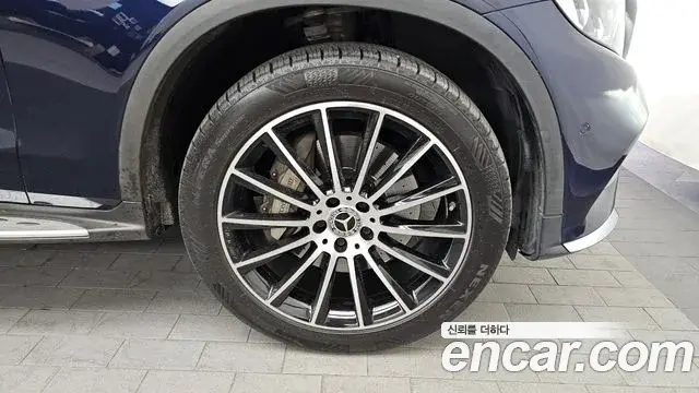 Mercedes-Benz GLC-Class 2019 — Şəkil 10/33