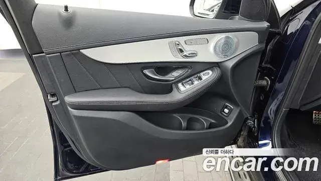 Mercedes-Benz GLC-Class 2019 — Şəkil 22/33