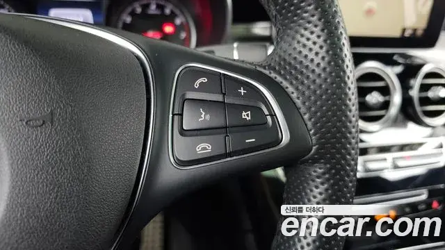 Mercedes-Benz GLC-Class 2019 — Şəkil 30/33