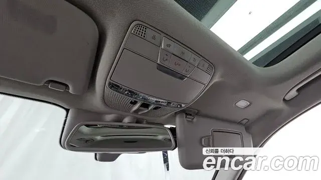 Mercedes-Benz GLC-Class 2019 — Şəkil 11/33