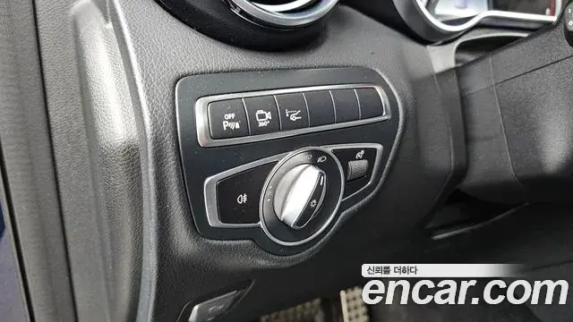Mercedes-Benz GLC-Class 2019 — Şəkil 31/33