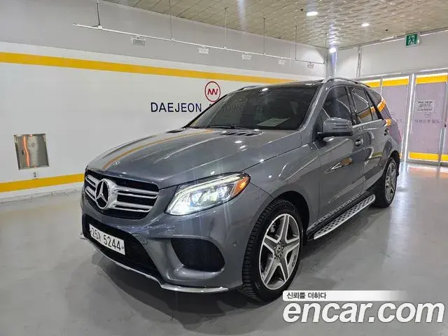 Mercedes-Benz GLE-Class 2018 — Şəkil 19/20
