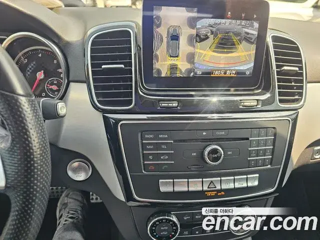 Mercedes-Benz GLE-Class 2018 — Şəkil 16/20