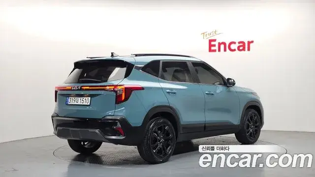 Kia Seltos 2024 — ფოტო 14/33