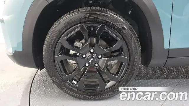 Kia Seltos 2024 — ფოტო 32/33