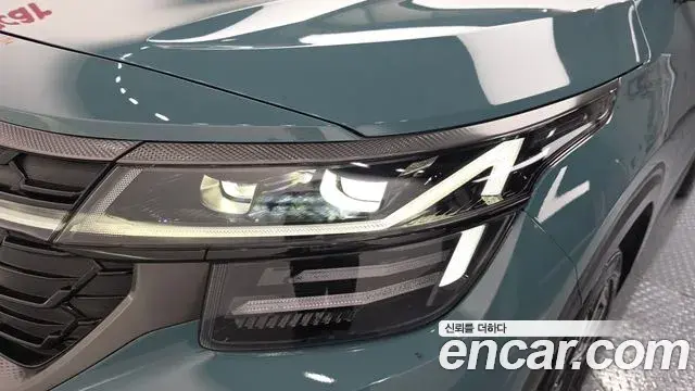 Kia Seltos 2024 — ფოტო 13/33