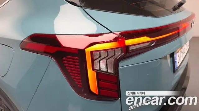 Kia Seltos 2024 — ფოტო 30/33