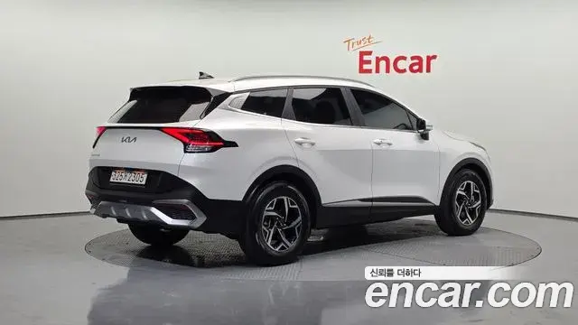 Kia Sportage 2021 — ფოტო 16/36