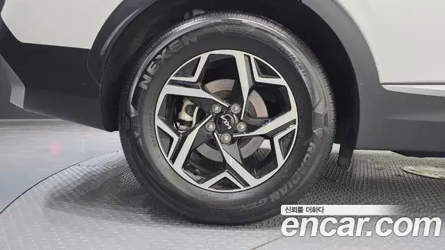 Kia Sportage 2021 — ფოტო 13/36