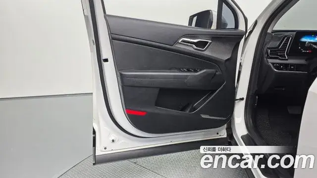Kia Sportage 2021 — ფოტო 11/36