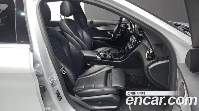 Mercedes-Benz C-Class 2018 — Şəkil 15/20