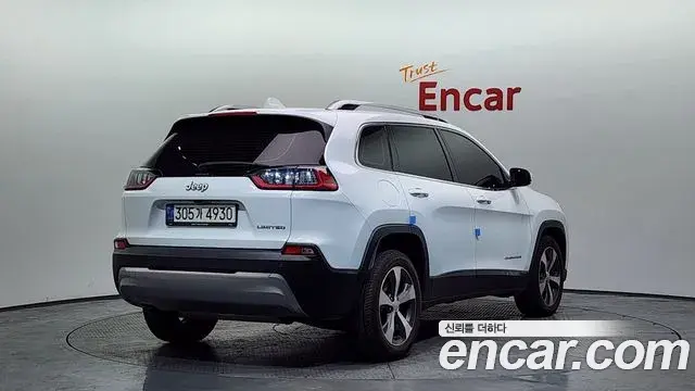 Jeep Cherokee 2021 — ფოტო 11/20