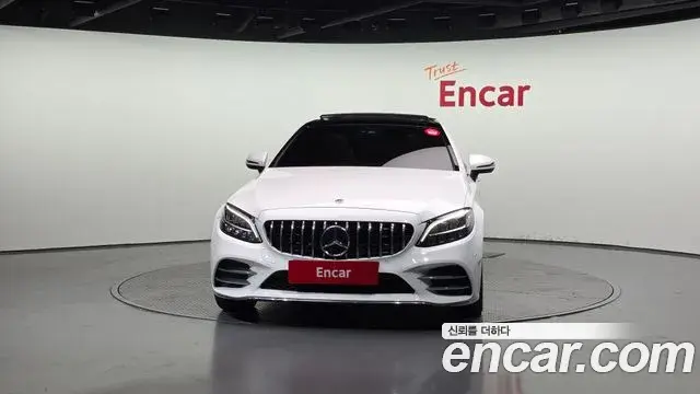 Mercedes-Benz C-Class 2019 — Photo 30/31