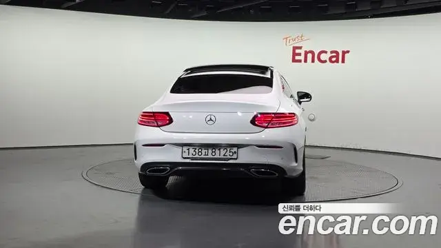Mercedes-Benz C-Class 2019 — Photo 24/31