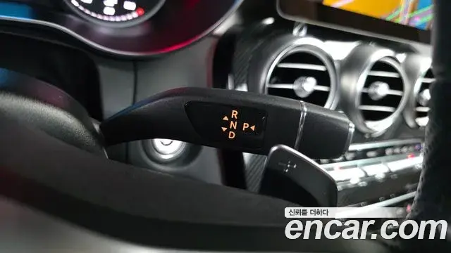 Mercedes-Benz C-Class 2019 — Photo 11/31