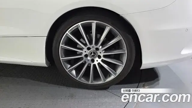 Mercedes-Benz C-Class 2019 — Photo 16/31