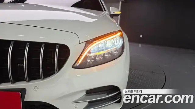 Mercedes-Benz C-Class 2019 — Photo 29/31