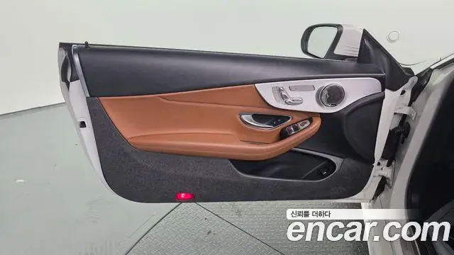 Mercedes-Benz C-Class 2019 — Photo 27/31