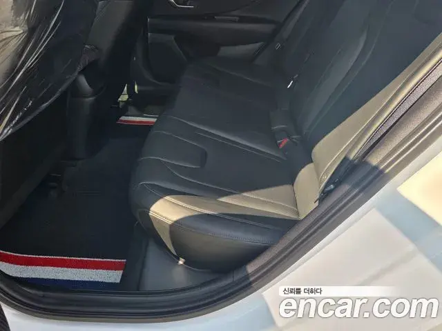 Hyundai The New Avante Hybrid 2020 — Photo 15/19