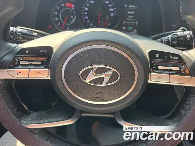 Hyundai The New Avante Hybrid 2020 — Photo 13/19