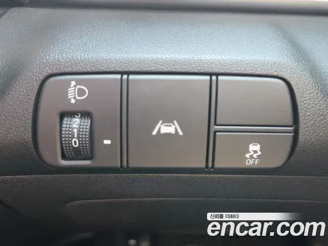 Hyundai The New Avante Hybrid 2020 — Photo 5/19