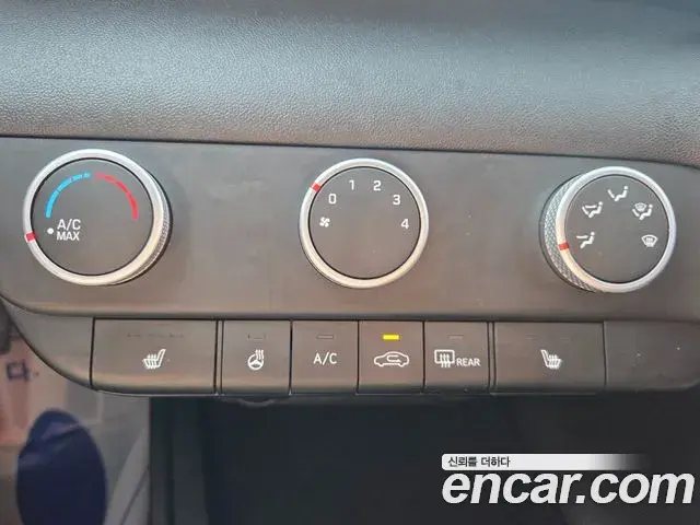 Hyundai The New Avante Hybrid 2020 — Photo 9/19