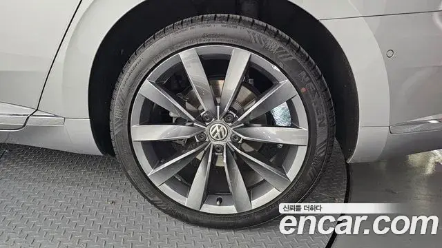 Volkswagen Arteon 2020 — ფოტო 31/37