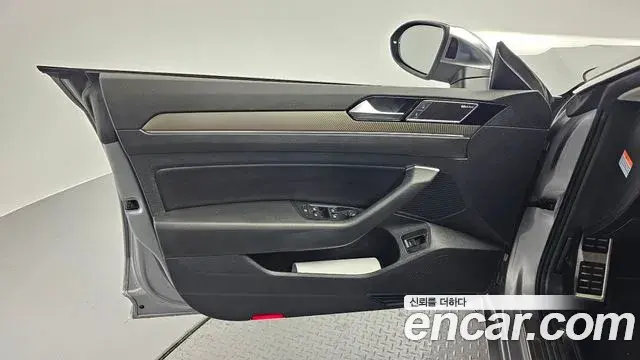 Volkswagen Arteon 2020 — ფოტო 22/37