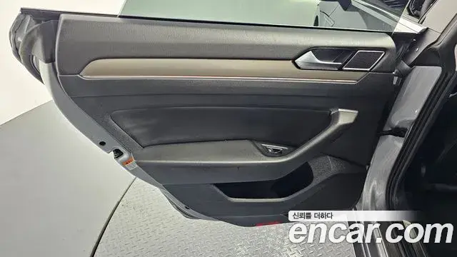 Volkswagen Arteon 2020 — ფოტო 17/37