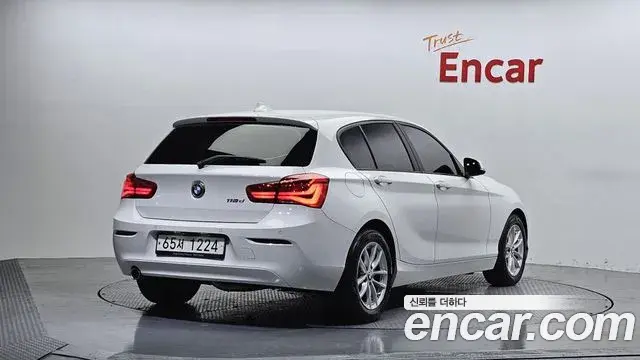 BMW 1 Series 2019 — Şəkil 6/28