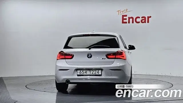 BMW 1 Series 2019 — Şəkil 20/28