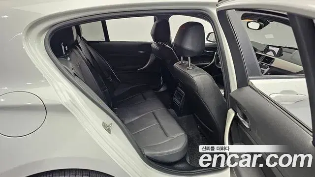 BMW 1 Series 2019 — Şəkil 15/28