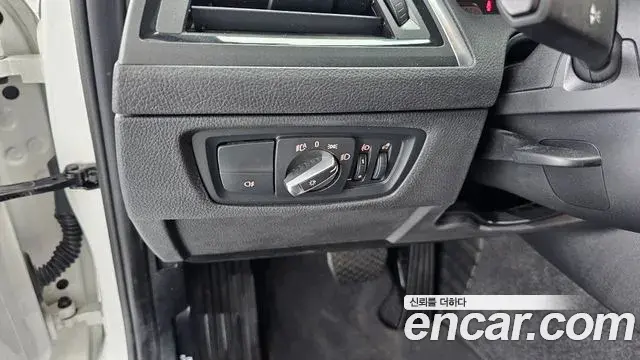 BMW 1 Series 2019 — Şəkil 28/28