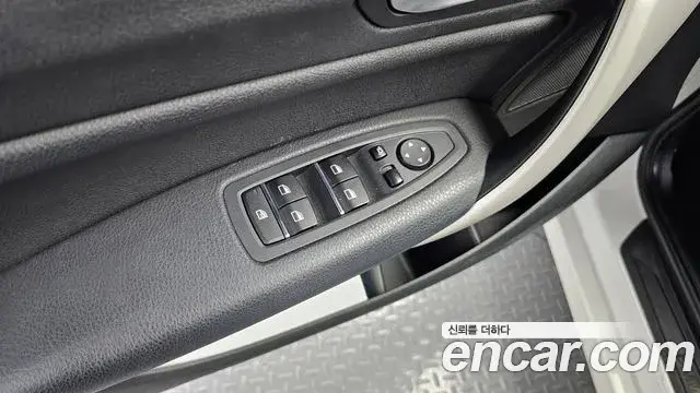 BMW 1 Series 2019 — Şəkil 27/28