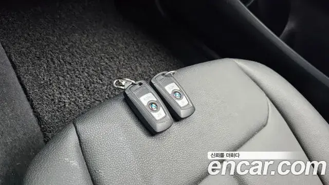 BMW 1 Series 2019 — Şəkil 11/28