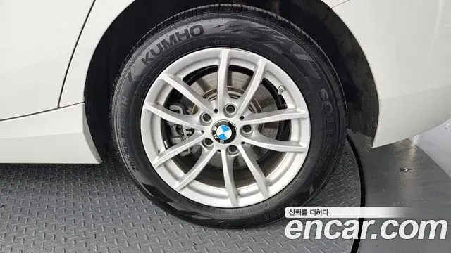 BMW 1 Series 2019 — Şəkil 9/28