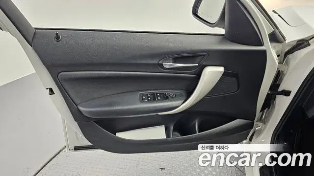 BMW 1 Series 2019 — Şəkil 23/28