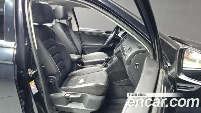 Volkswagen Tiguan Allspace 2020 — Photo 10/20